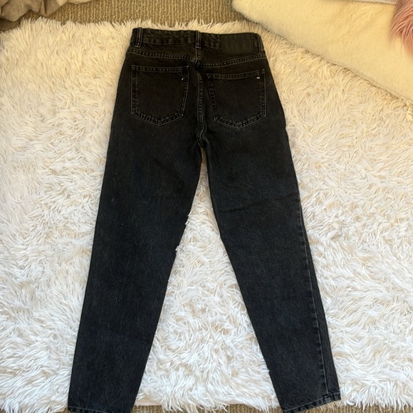 This is a black Zara Jean in size 2 - Picture 2 of 3